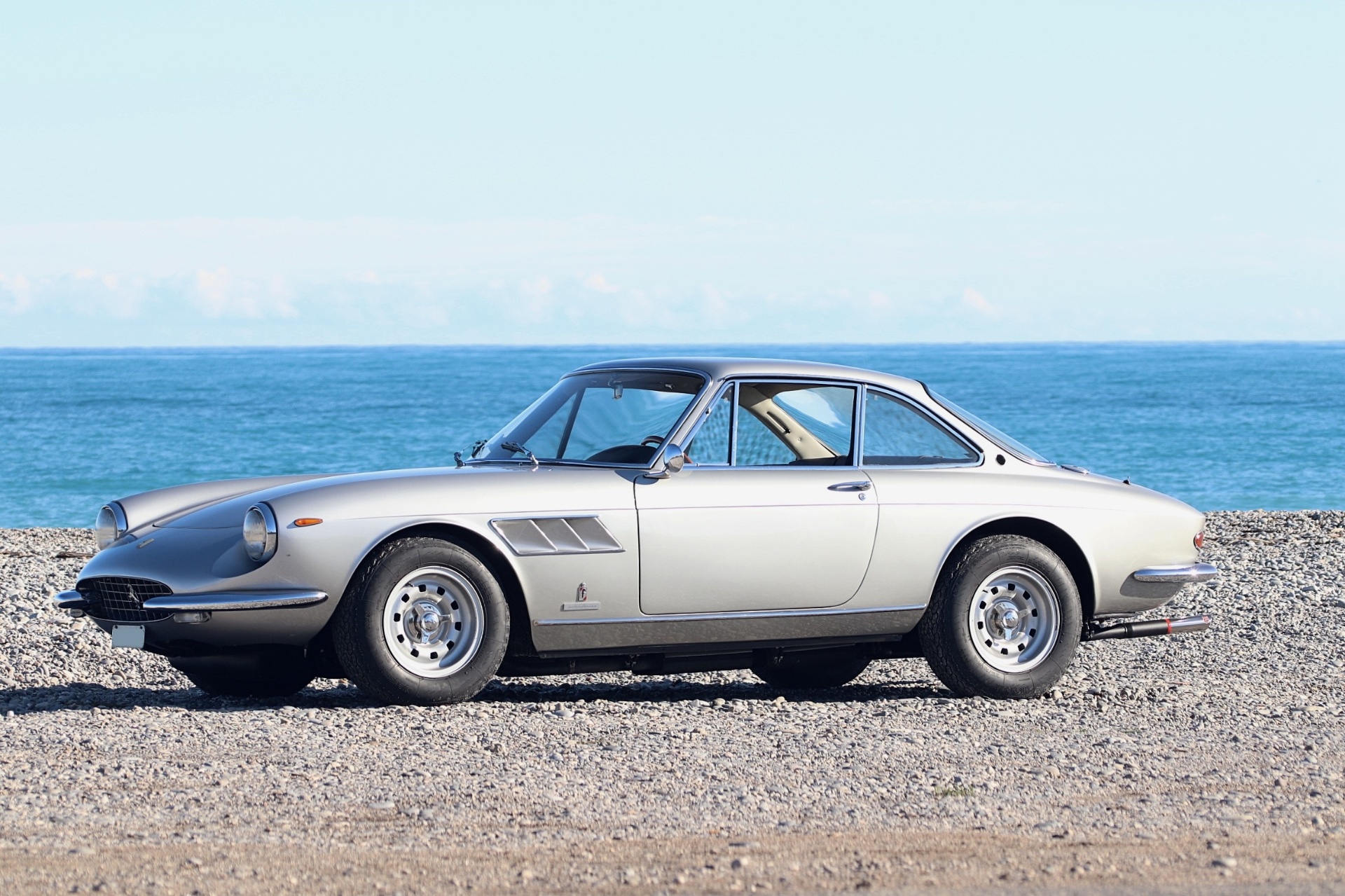 Ferrari 330 GTC, symbole des automobiles d'exception recherchées lors des grandes ventes comme Monterey